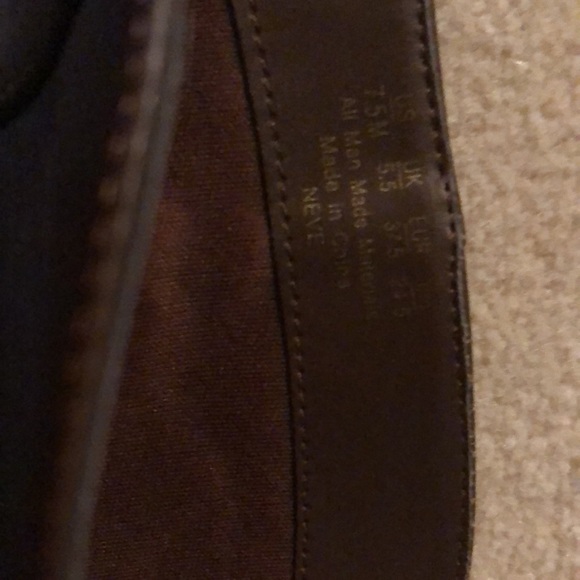 Fergalicios by Fergie, beautiful pair of boots, stretch provided top, EUC, brown - Picture 8 of 11